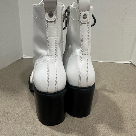 Marc Fisher Lanie White Leather Lace Up Side Zipper Chunky Lug Heel Boots 7.5 M - Picture 8 of 11